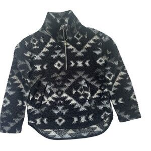 Old Navy Black and White Geometric Women's Sweater